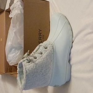 NIB Sperry rubber boots